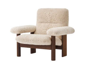 Brasilia Lounge Chair, Sheepskin nature/dark stained oak