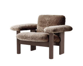 Brasilia Lounge Chair Low Back, Sheepskin sahara/dark stained oak