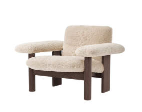 Brasilia Lounge Chair Low Back, Sheepskin nature/dark stained oak