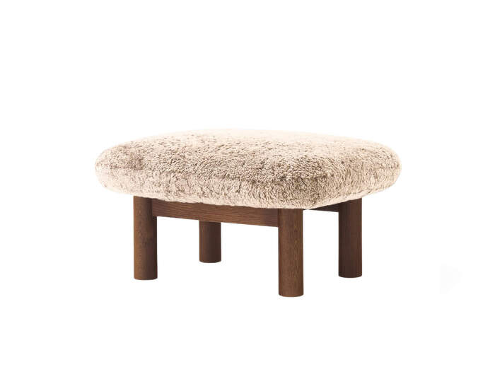 Brasilia Ottoman, Sheepskin nature/dark stained oak